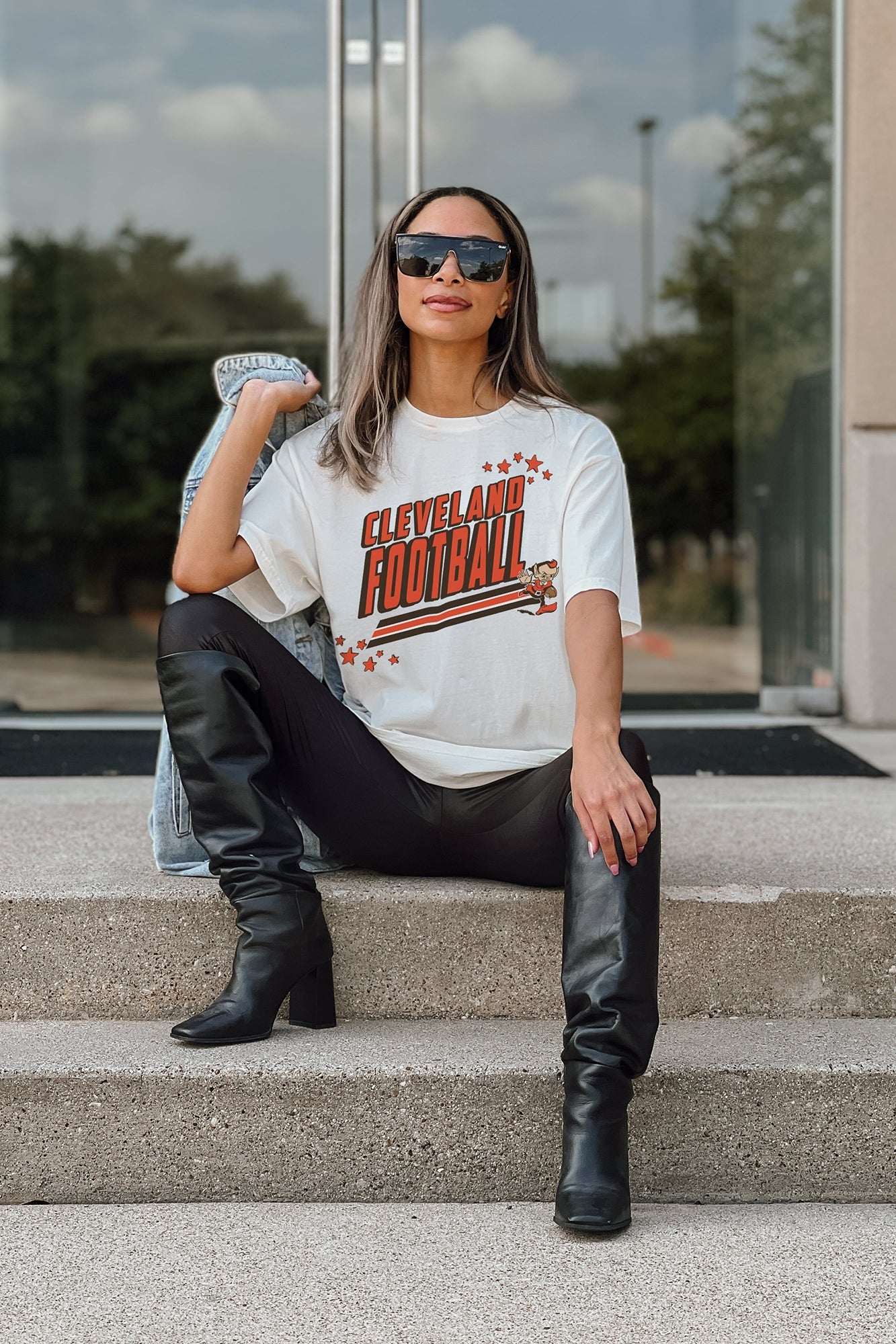 CLEVELAND BROWNS GOOD CALL OVERSIZED CREWNECK TEE