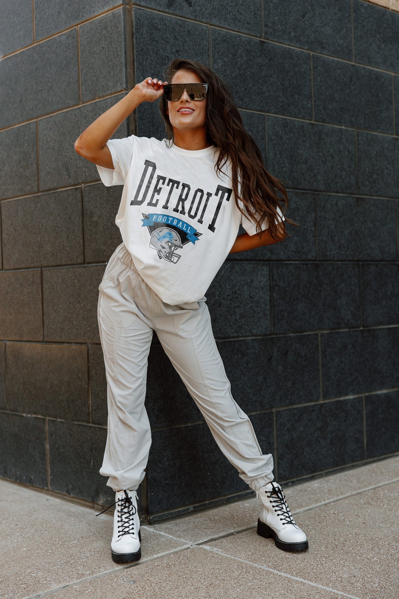 DETROIT LIONS ENFORCER RELAXED FIT SHORT SLEEVE CREWNECK TEE