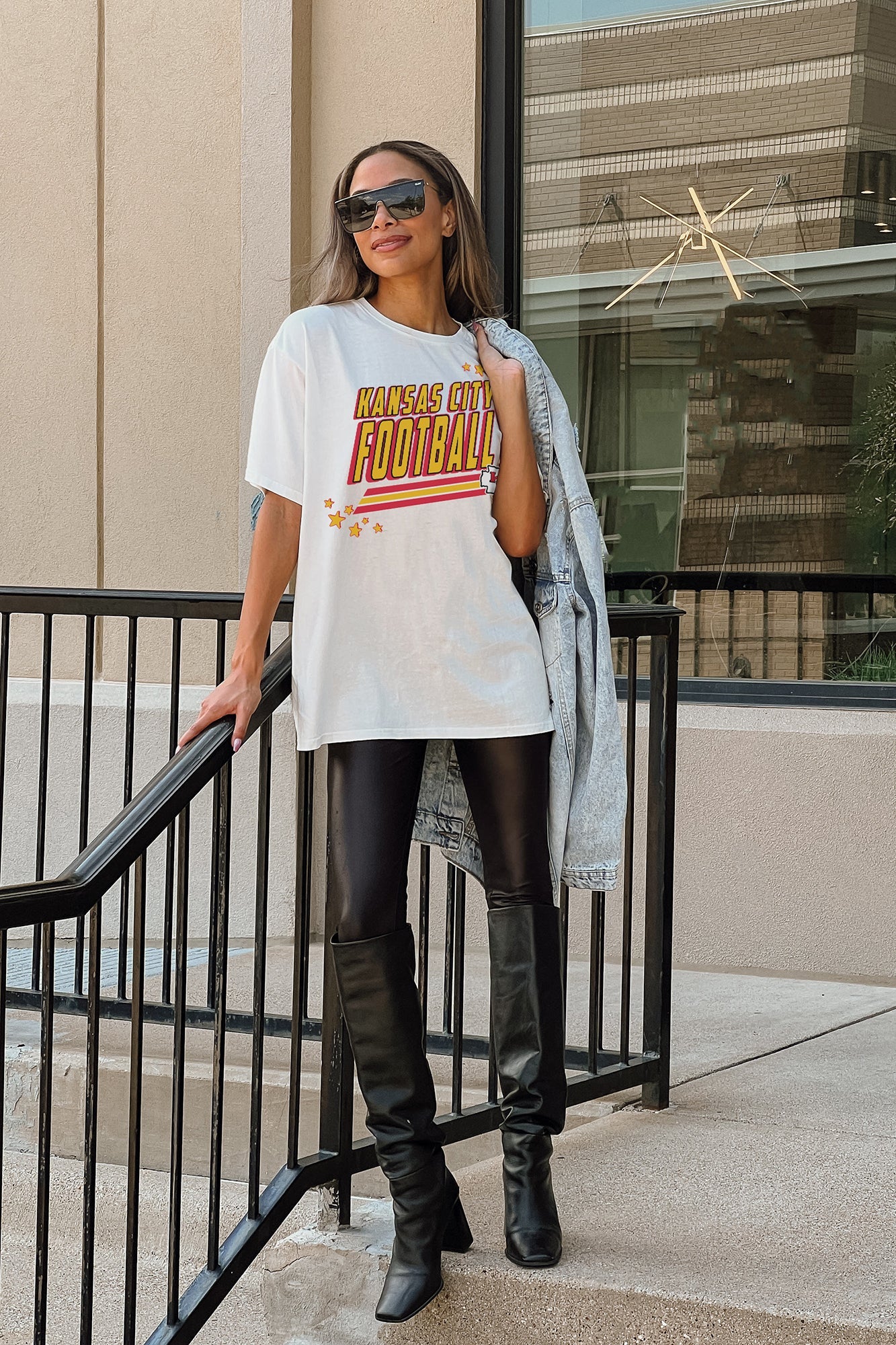 KANSAS CITY CHIEFS COMING IN HOT OVERSIZED CREWNECK TEE