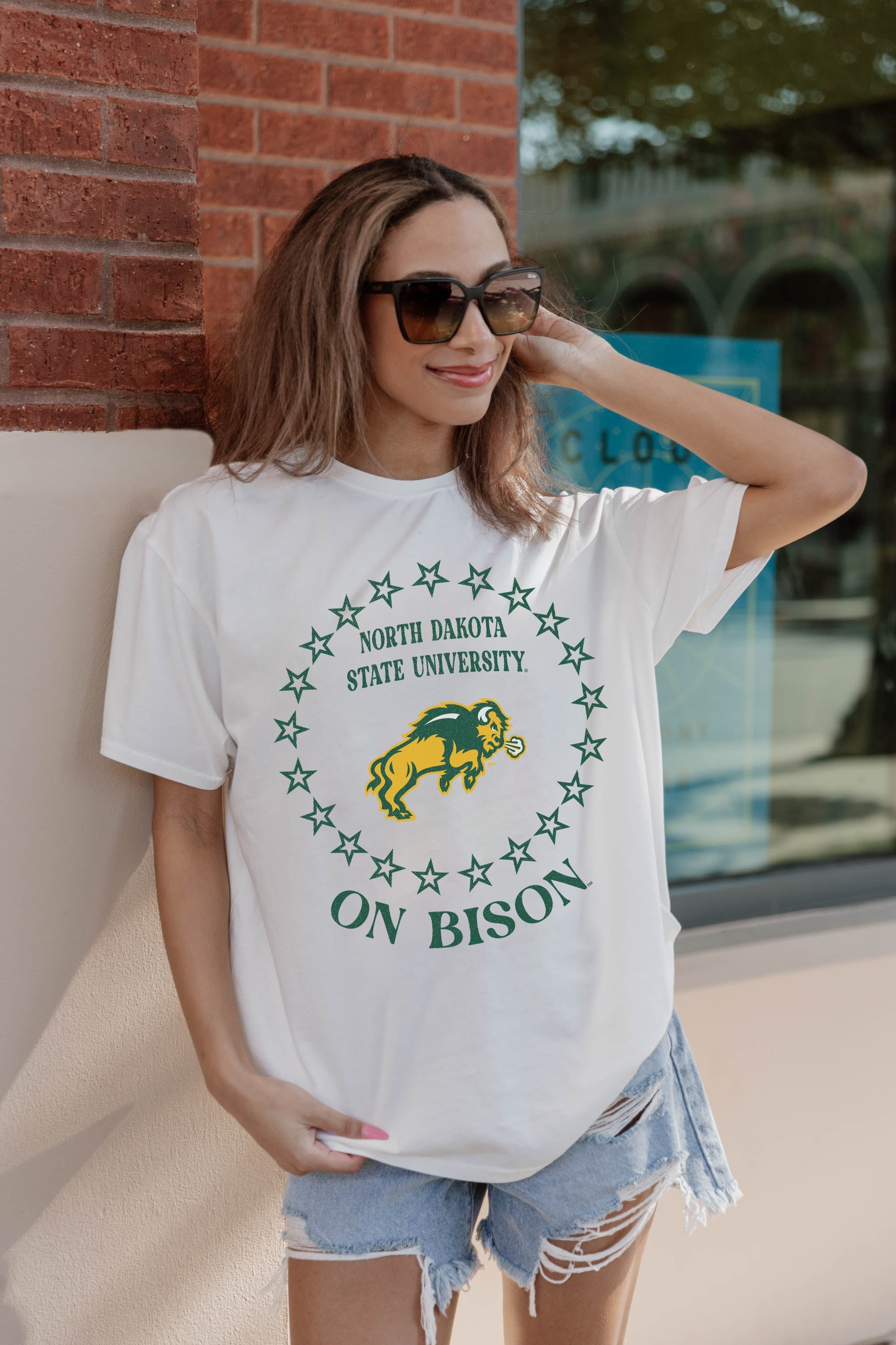 NORTH DAKOTA STATE BISON ON POINT OVERSIZED CREWNECK TEE