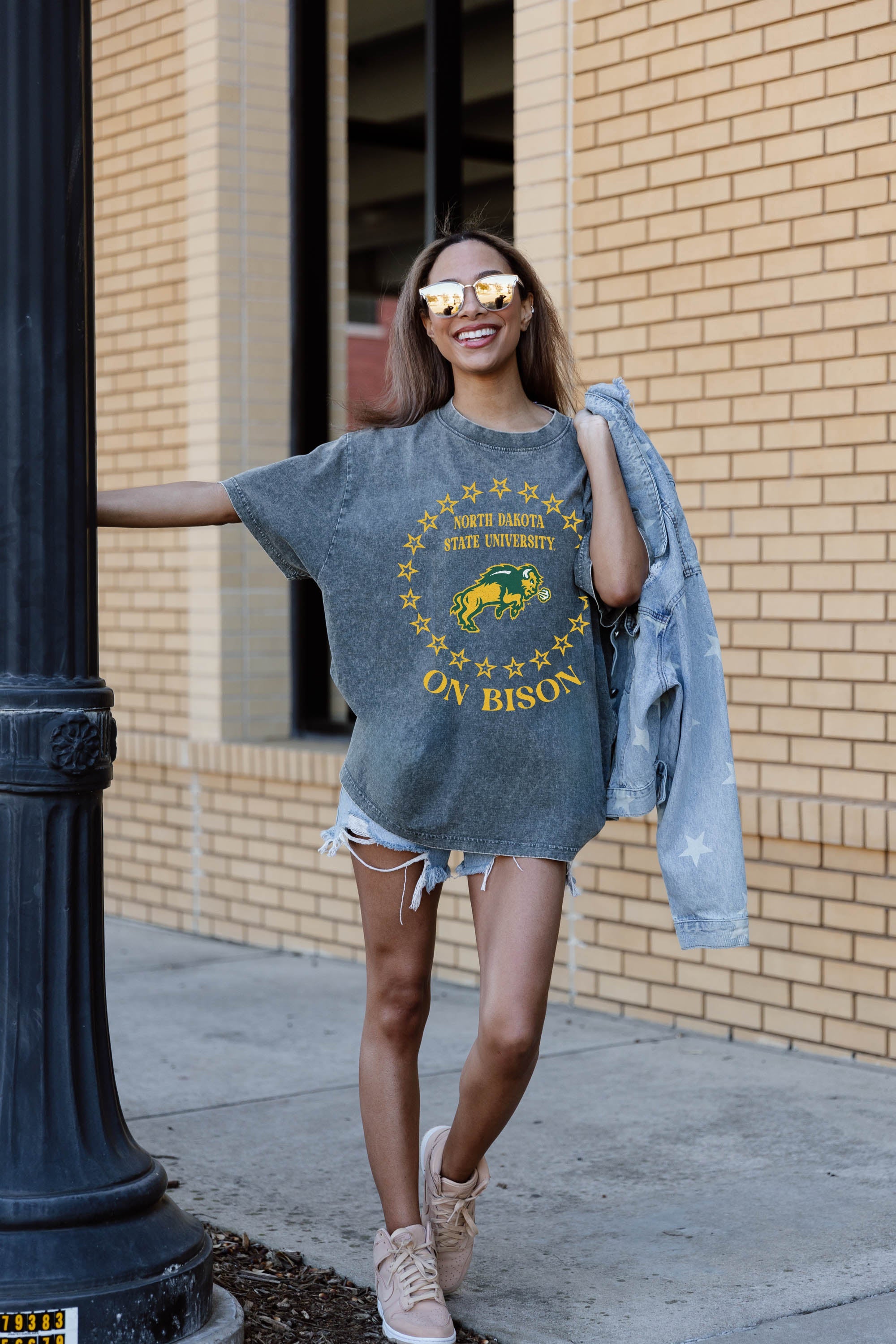 NORTH DAKOTA STATE BISON BRIGHTEST STAR OVERSIZED CREWNECK TEE