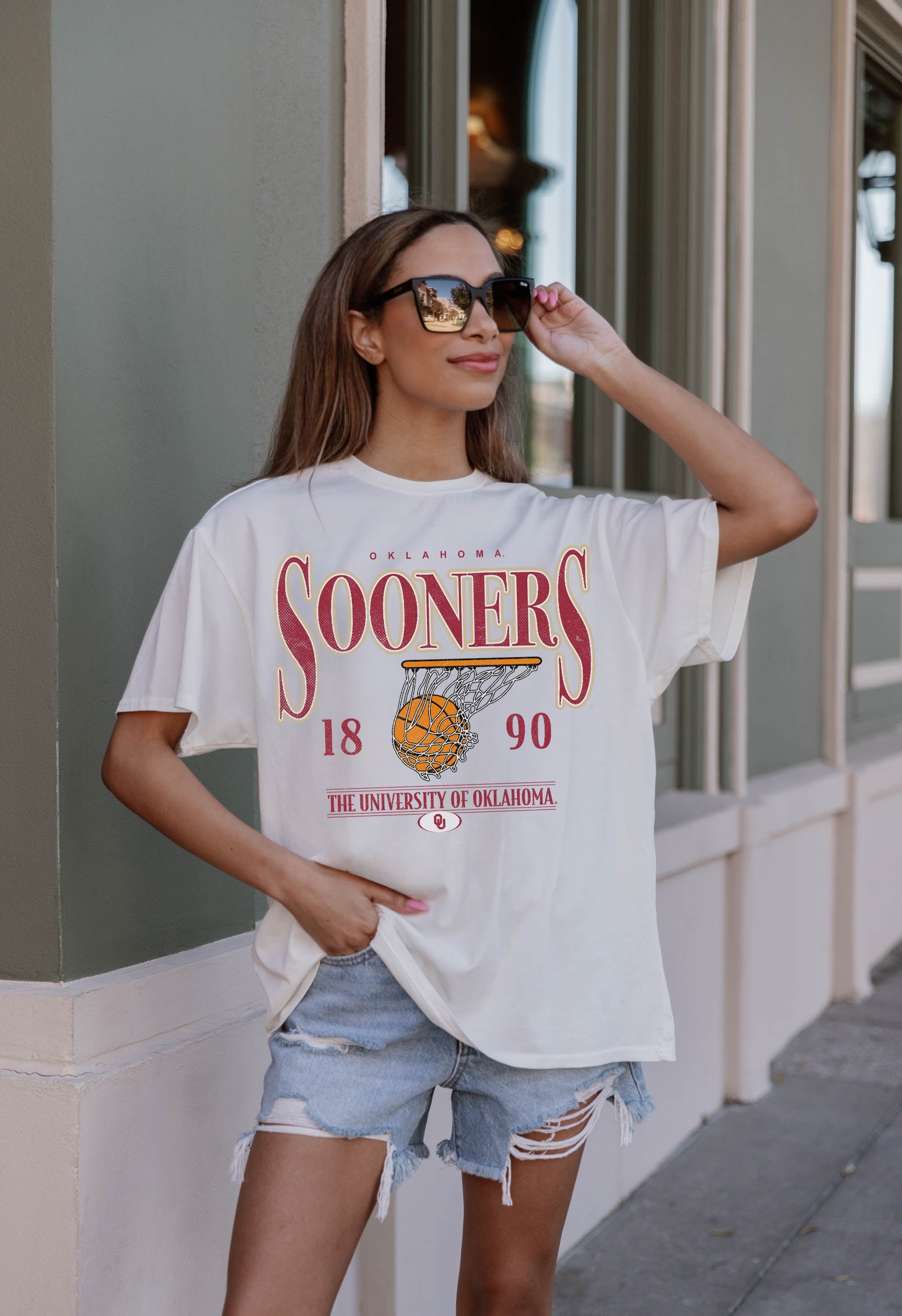 OKLAHOMA SOONERS COURT DATE OVERSIZED CREWNECK TEE