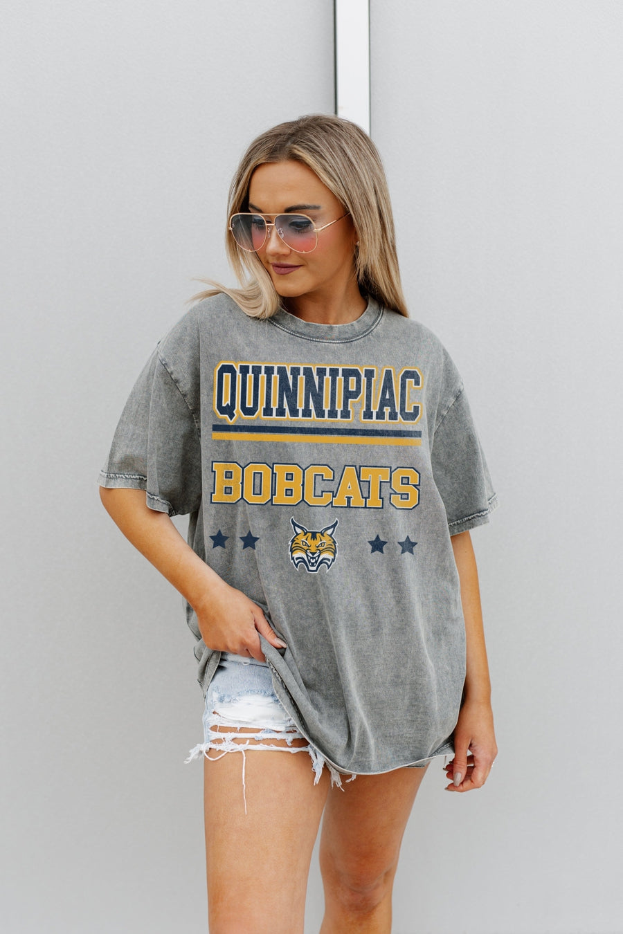 QUINNIPIAC BOBCATS HERE TO PLAY OVERSIZED CREWNECK TEE