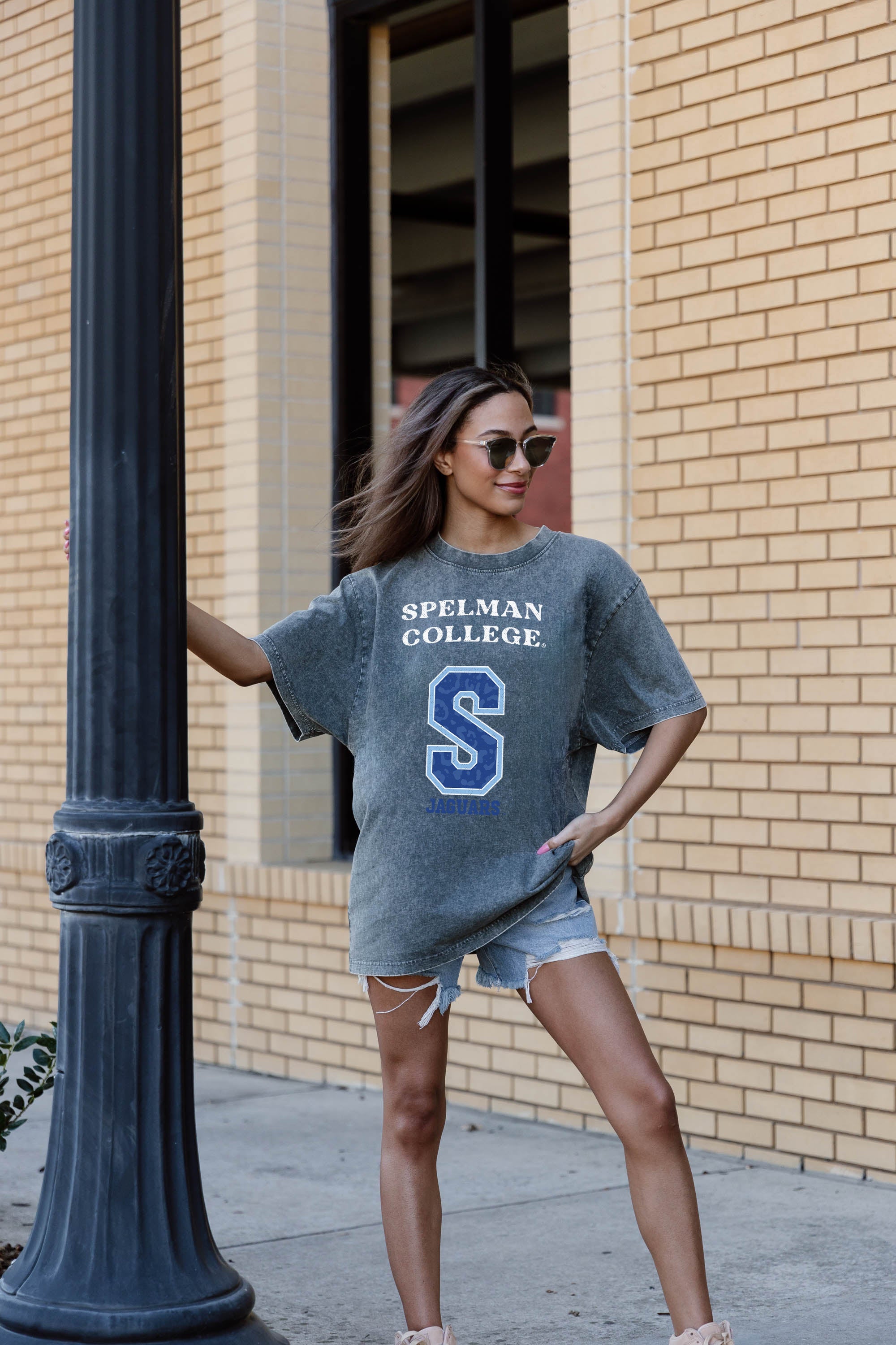 SPELMAN COLLEGE JAGUARS BRIGHTEST STAR OVERSIZED CREWNECK TEE