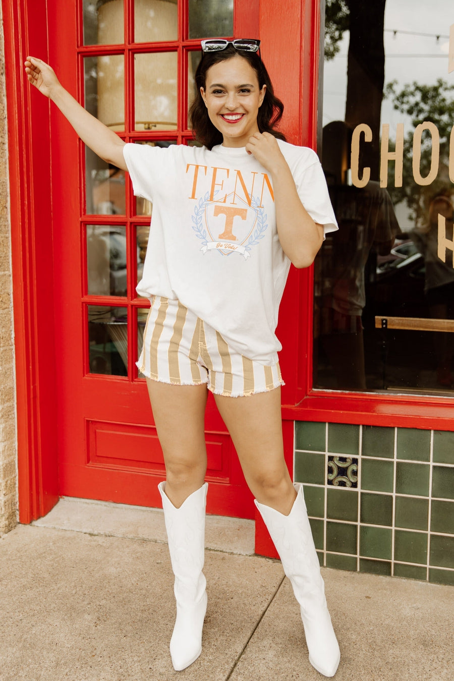 TENNESSEE VOLUNTEERS ABOVE THE REST OVERSIZED CREWNECK TEE