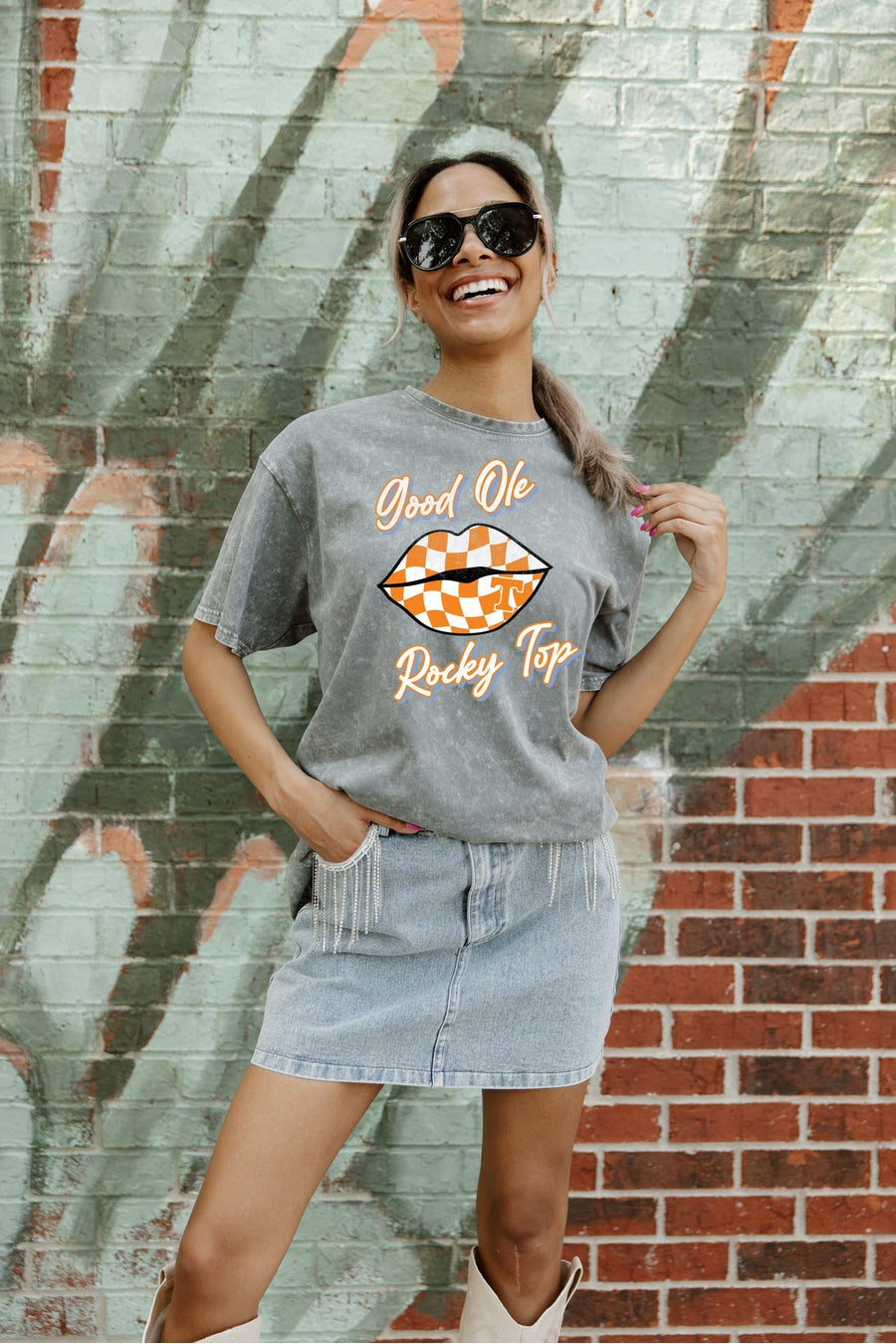 TENNESSEE VOLUNTEERS S.W.A.K. OVERSIZED CREWNECK TEE