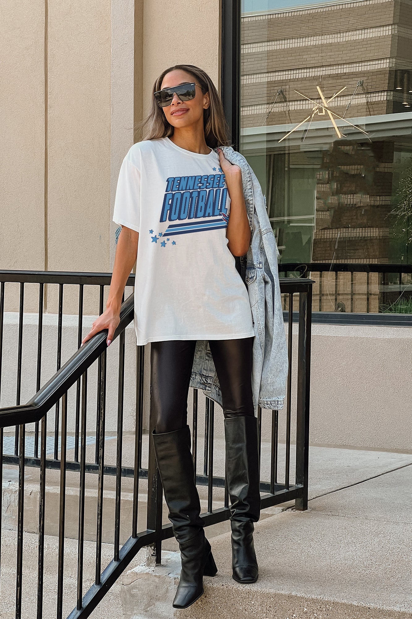 TENNESSEE TITANS COMING IN HOT OVERSIZED CREWNECK TEE