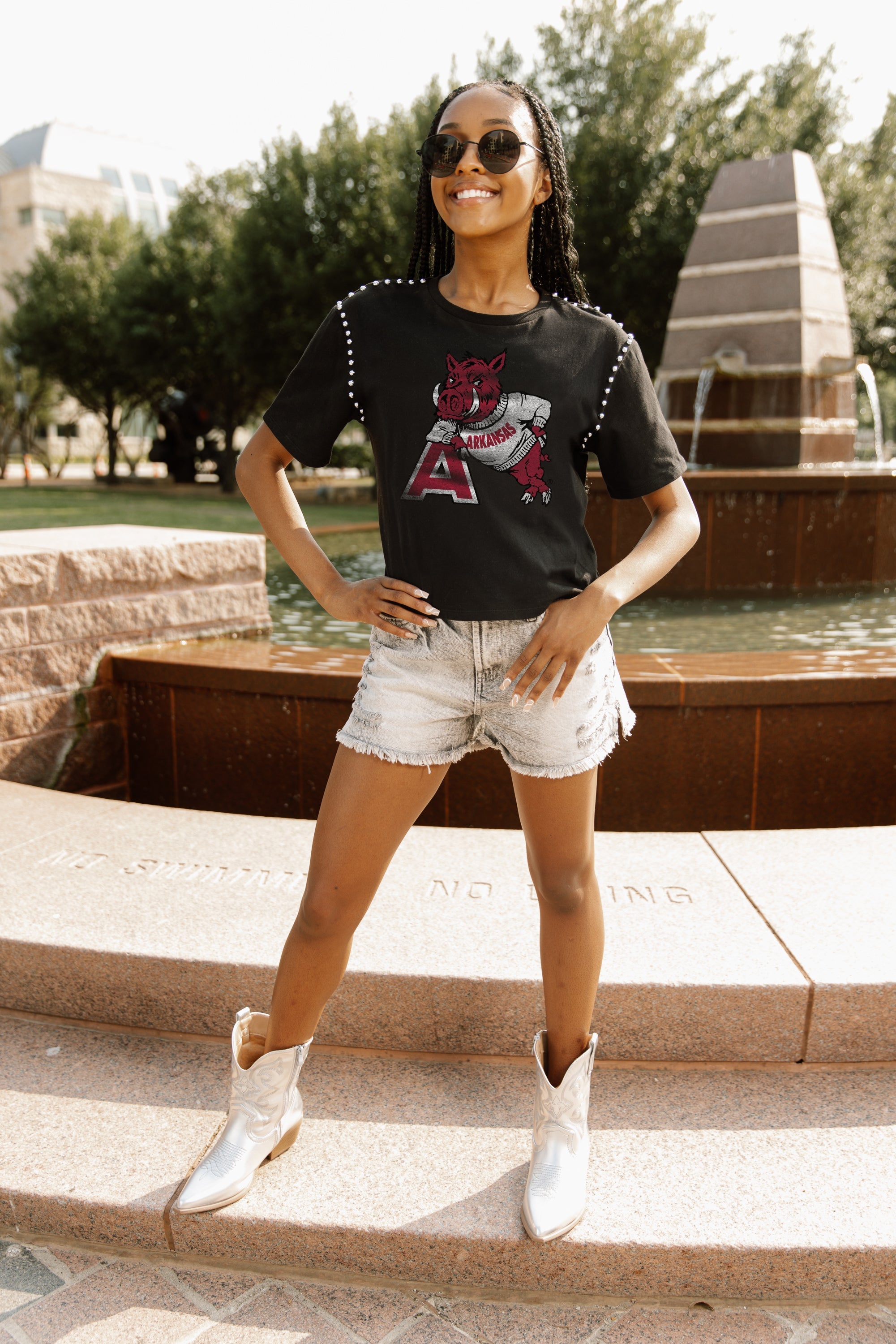 ARKANSAS RAZORBACKS GAMEDAY GALORE  STUDDED SHORT SLEEVE MODERATELY CROPPED TEE