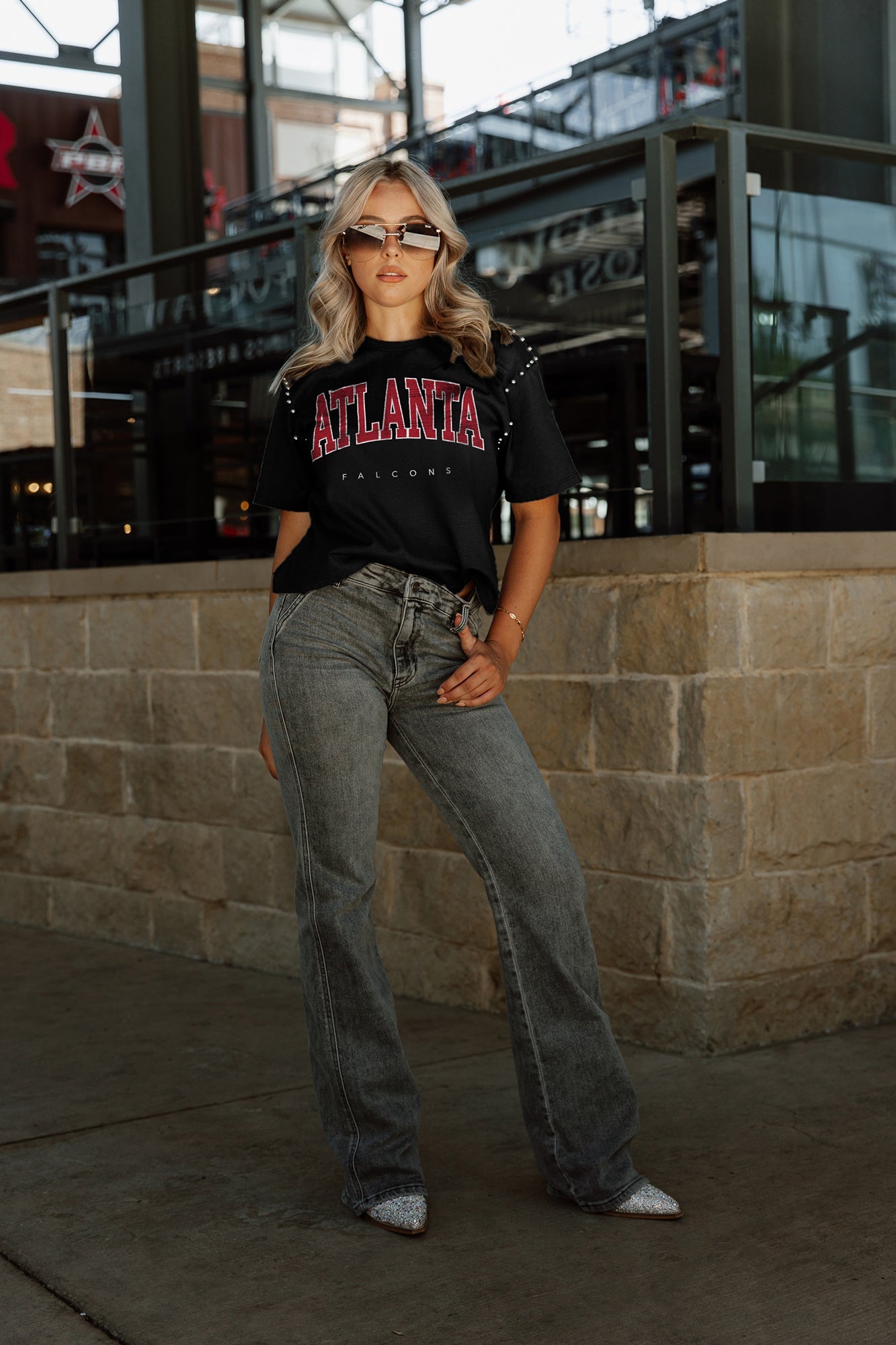 ATLANTA FALCONS ELITE ELEGANCE STUDDED SLEEVE DETAIL MODERATE LENGTH SHORT SLEEVE CROPPED TEE