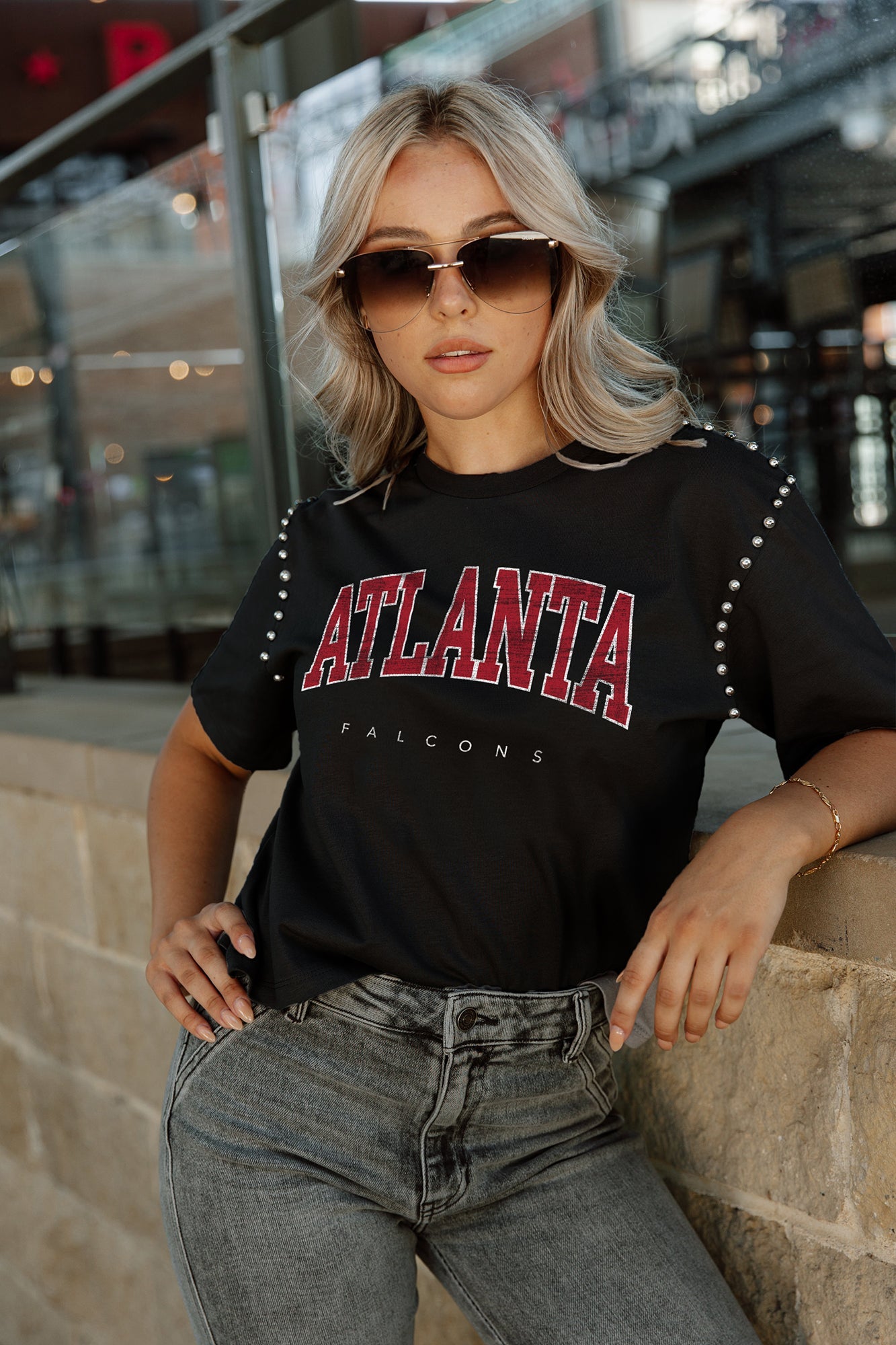 ATLANTA FALCONS ELITE ELEGANCE STUDDED SLEEVE DETAIL MODERATE LENGTH SHORT SLEEVE CROPPED TEE