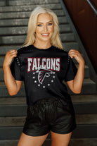 ATLANTA FALCONS GLADIATOR STUDDED SLEEVE DETAIL MODERATE LENGTH SHORT SLEEVE CROPPED TEE