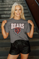 CHICAGO BEARS GLADIATOR STUDDED SLEEVE DETAIL MODERATE LENGTH SHORT SLEEVE CROPPED TEE