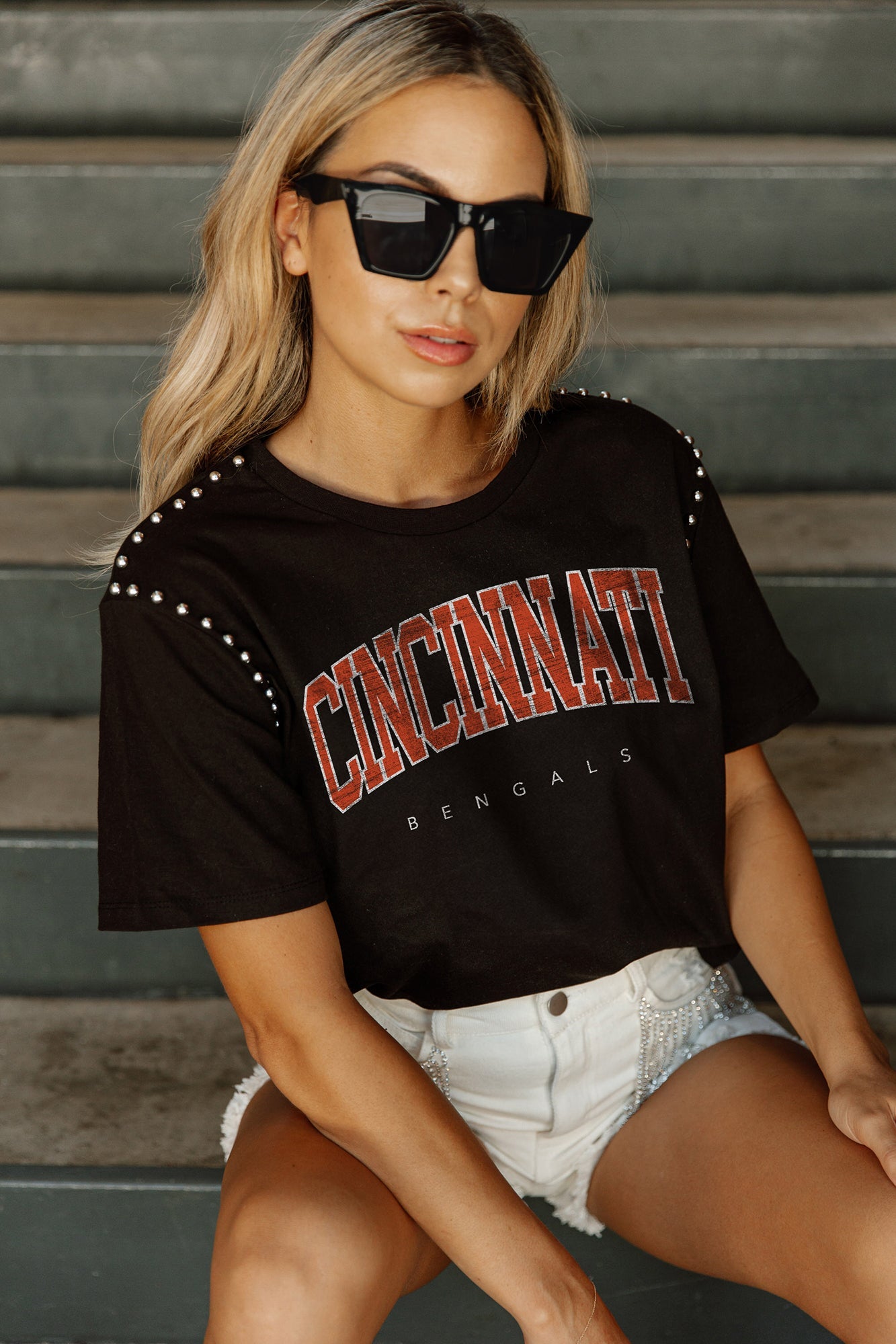 CINCINNATI BENGALS ELITE ELEGANCE STUDDED SLEEVE DETAIL MODERATE LENGTH SHORT SLEEVE CROPPED TEE