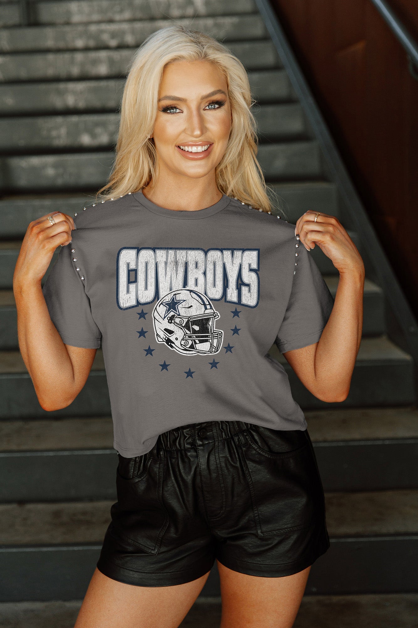 DALLAS COWBOYS GLADIATOR STUDDED SLEEVE DETAIL MODERATE LENGTH SHORT SLEEVE CROPPED TEE