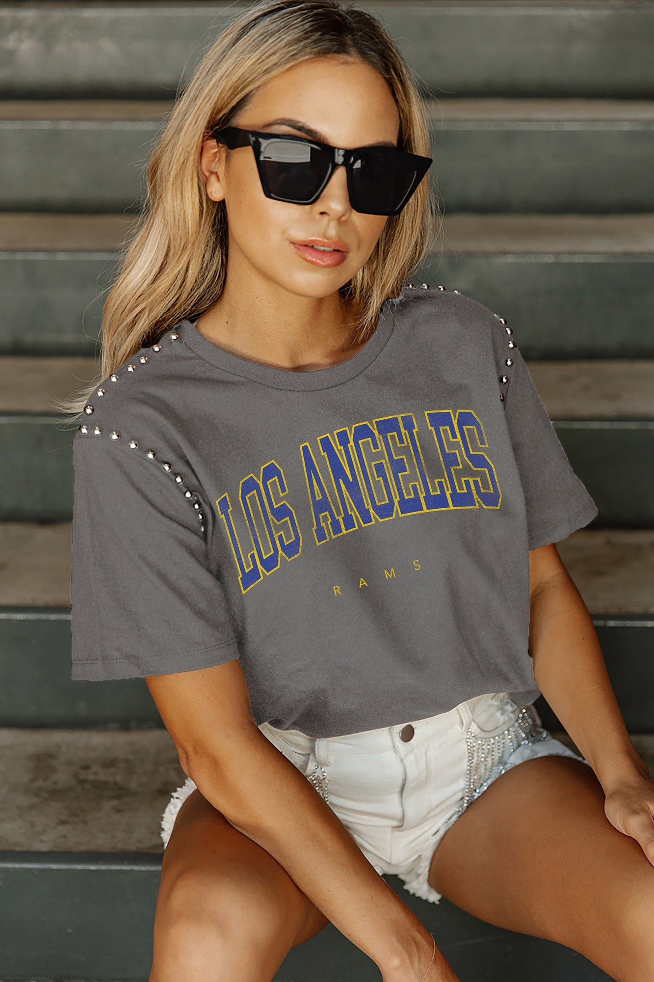 LOS ANGELES RAMS ELITE ELEGANCE STUDDED SLEEVE DETAIL MODERATE LENGTH SHORT SLEEVE CROPPED TEE