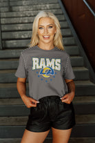 LOS ANGELES RAMS GLADIATOR STUDDED SLEEVE DETAIL MODERATE LENGTH SHORT SLEEVE CROPPED TEE