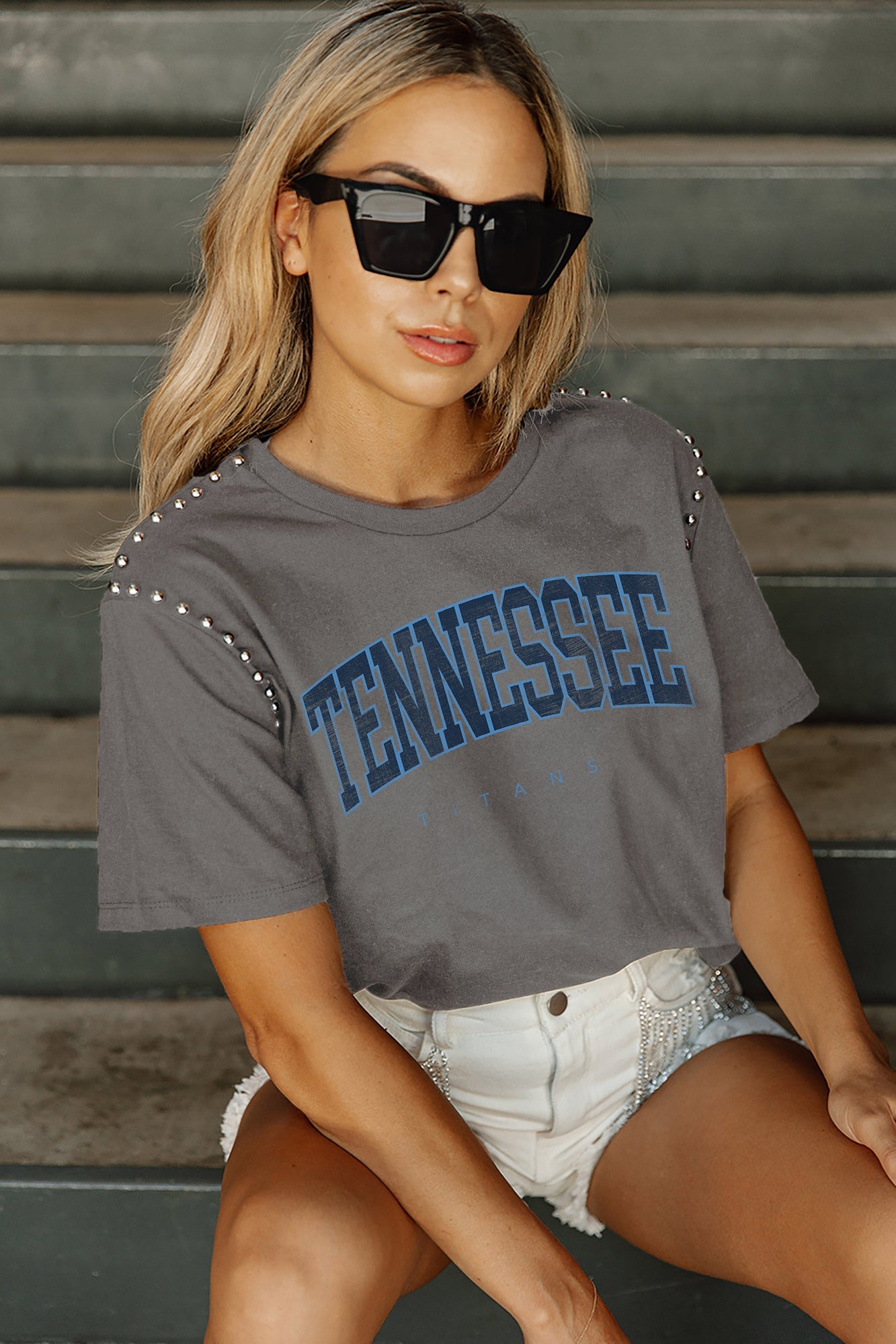 TENNESSEE TITANS ELITE ELEGANCE STUDDED SLEEVE DETAIL MODERATE LENGTH SHORT SLEEVE CROPPED TEE