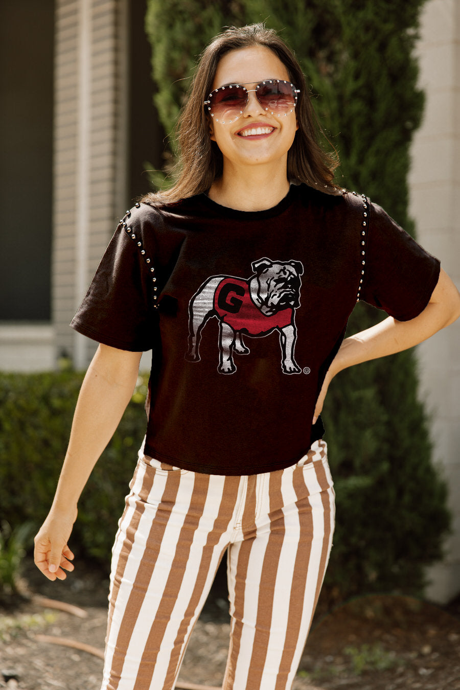 GEORGIA BULLDOGS GAMEDAY GALORE  STUDDED SHORT SLEEVE MODERATELY CROPPED TEE