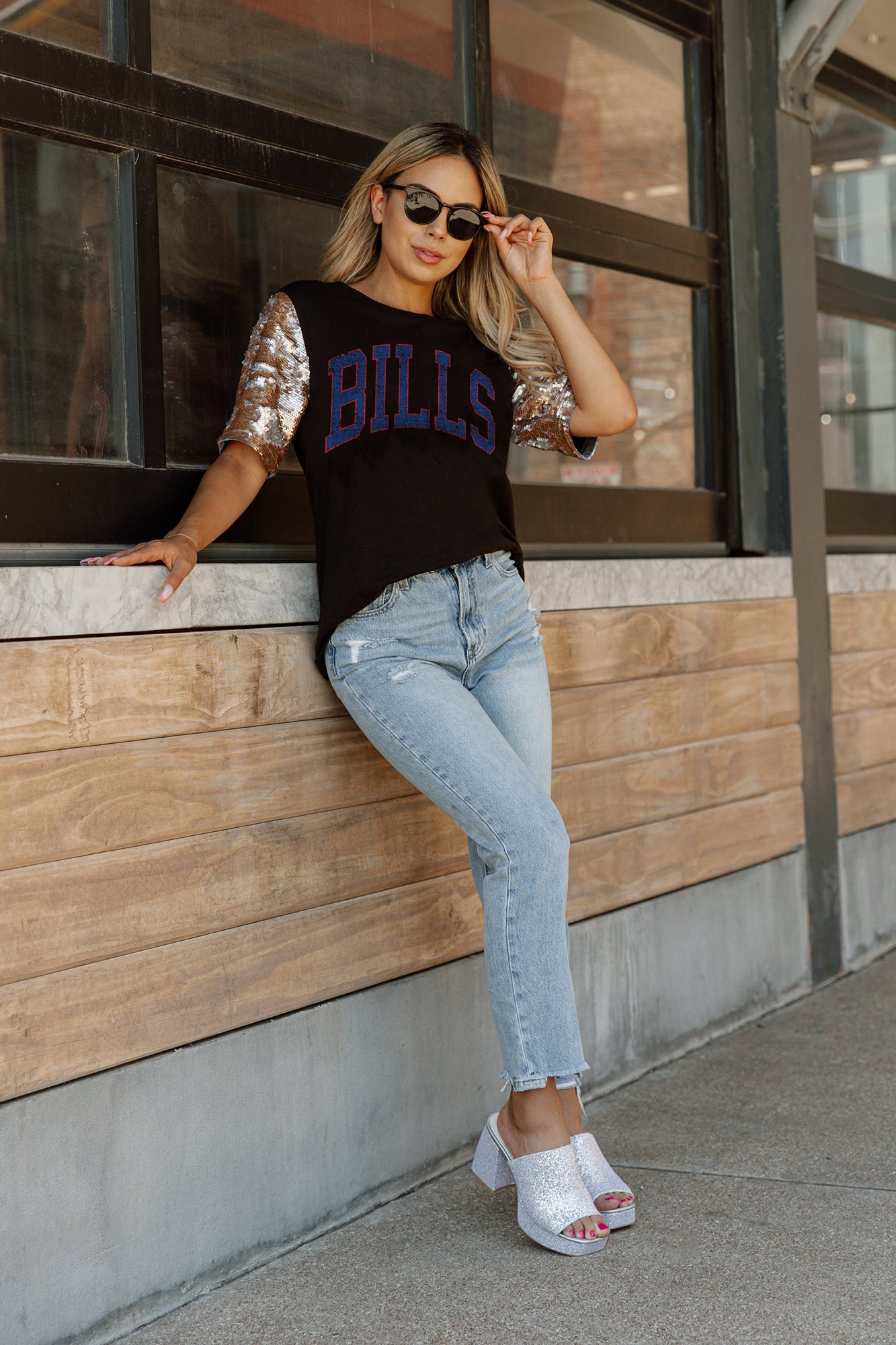 BUFFALO BILLS GL SHORT SLEEVE TOP WITH LINED FLIP-SEQUIN SLEEVES