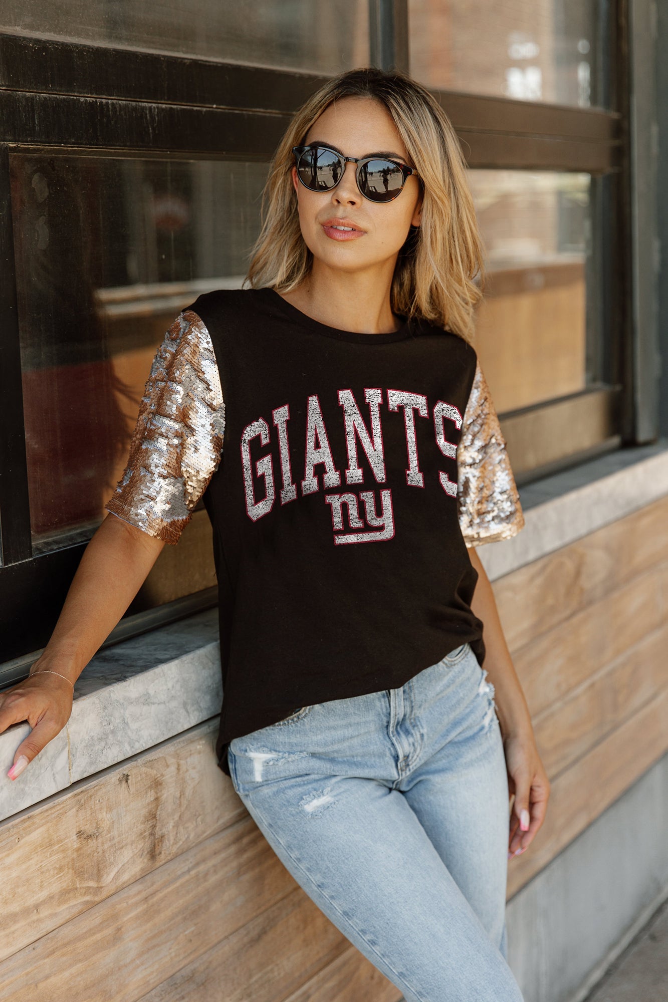 NEW YORK GIANTS GL SHORT SLEEVE TOP WITH LINED FLIP-SEQUIN SLEEVES