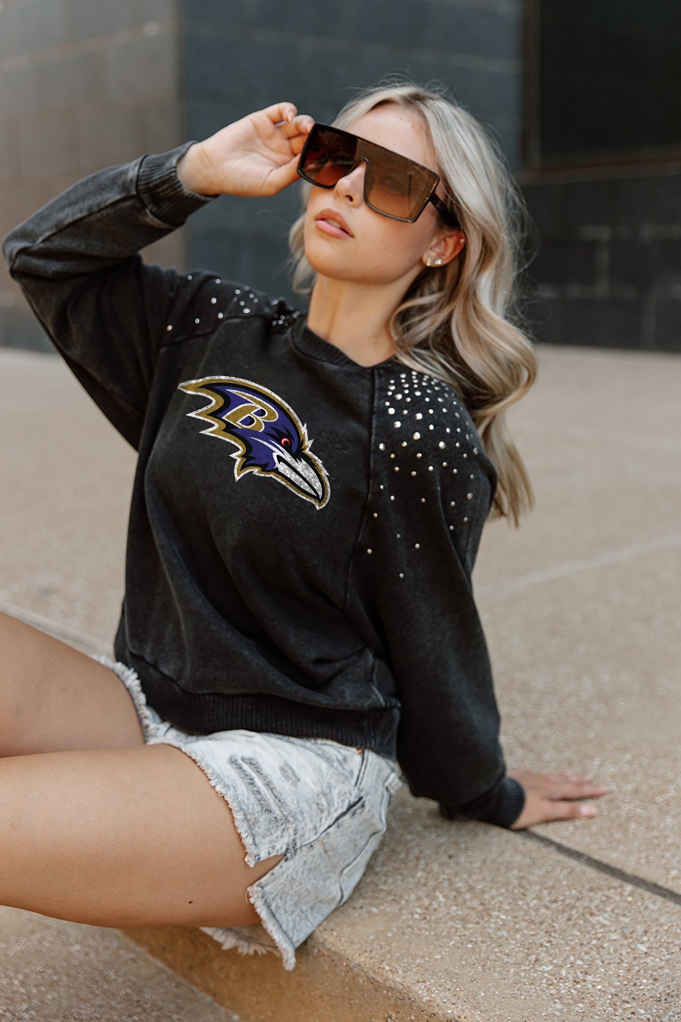 BALTIMORE RAVENS SIDELINE HOODED LEOPARD FLEECE PULLOVER WITH FRONT POCKET  AND SIDE-SLIT DETAIL