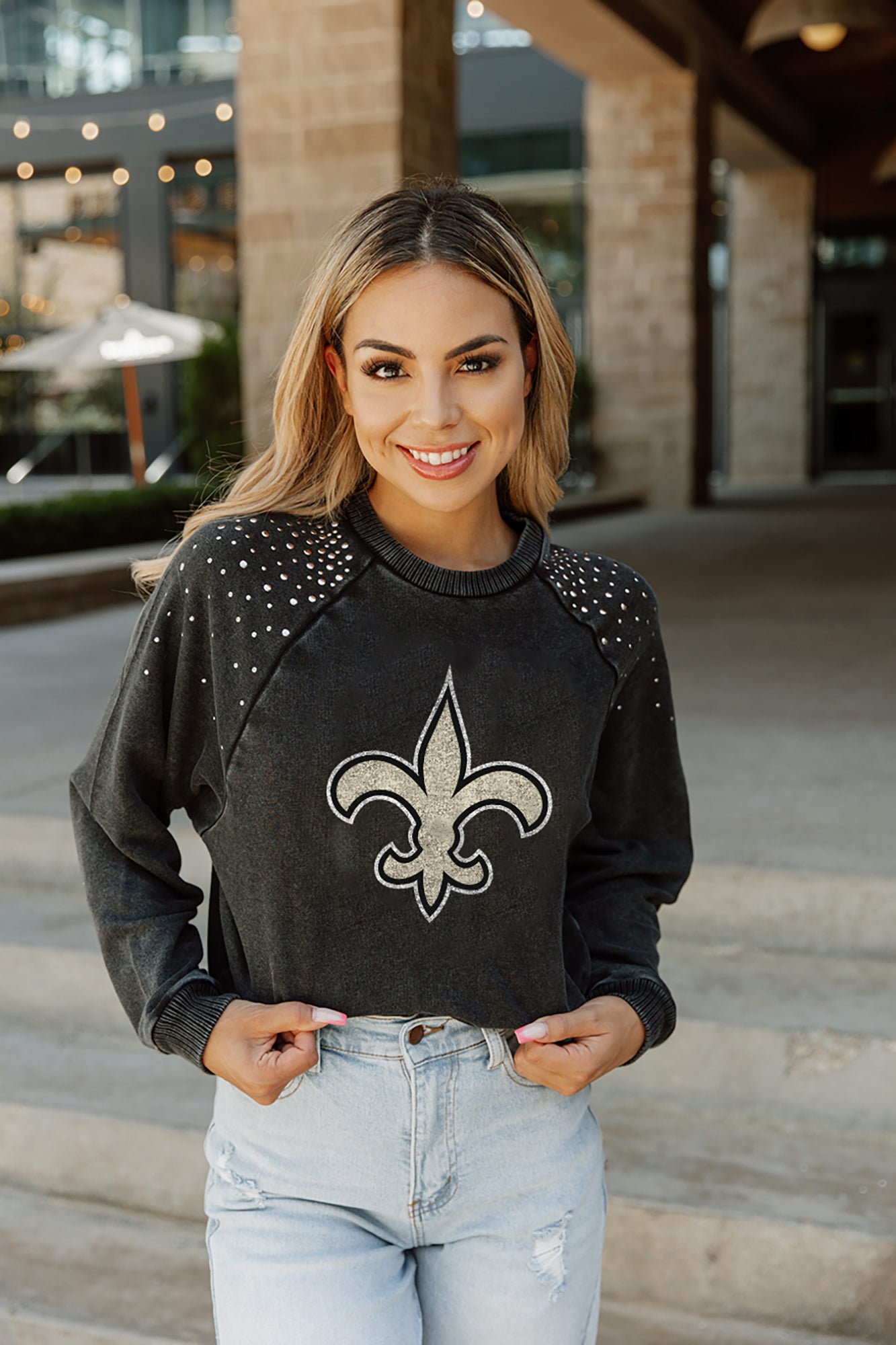 GC x NFL New Orleans Saints Elite Elegance Studded Sleeve Detail Moderate Length Short Sleeve Cropped Tee L / Black