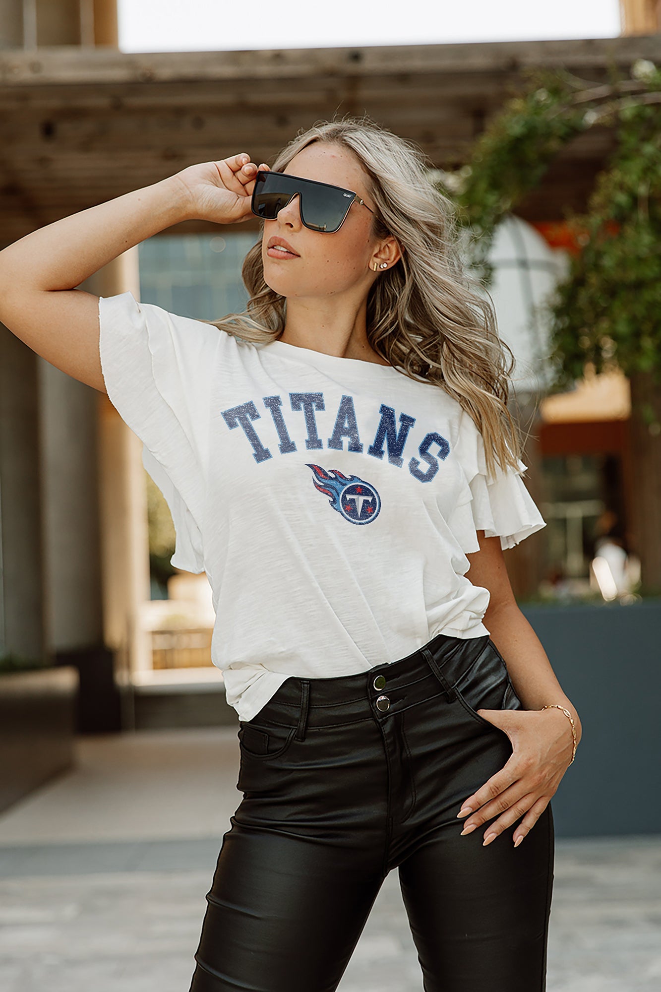 TENNESSEE TITANS GAMEDAY GLITZ LONG SLEEVE TEE WITH SEQUIN TRIM