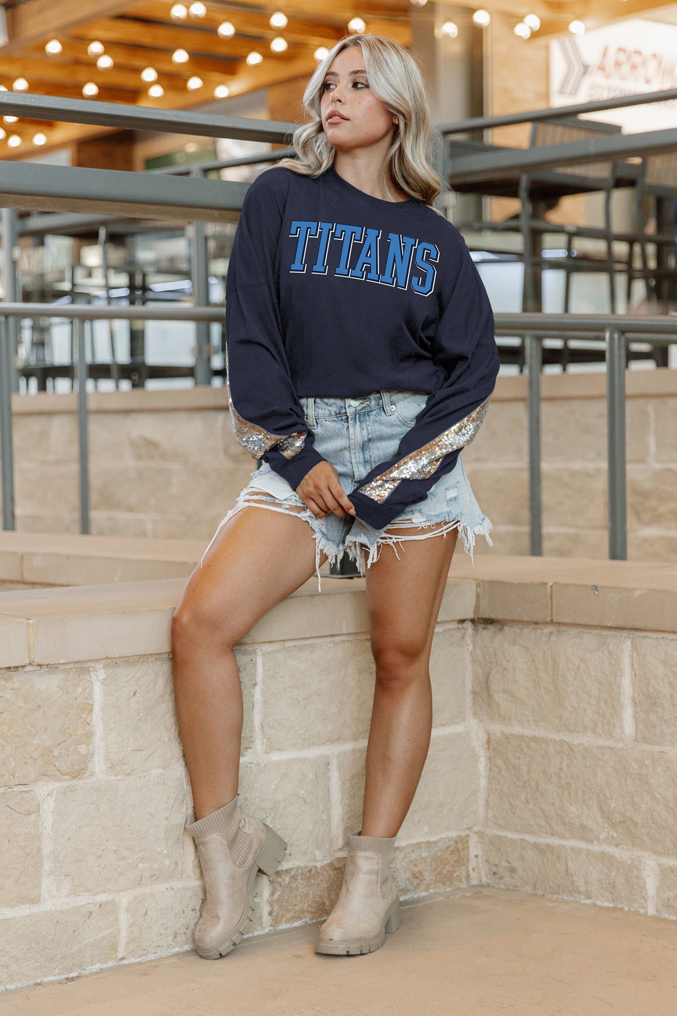 TENNESSEE TITANS GAMEDAY GLITZ LONG SLEEVE TEE WITH SEQUIN TRIM BACK AND SLEEVE DETAIL