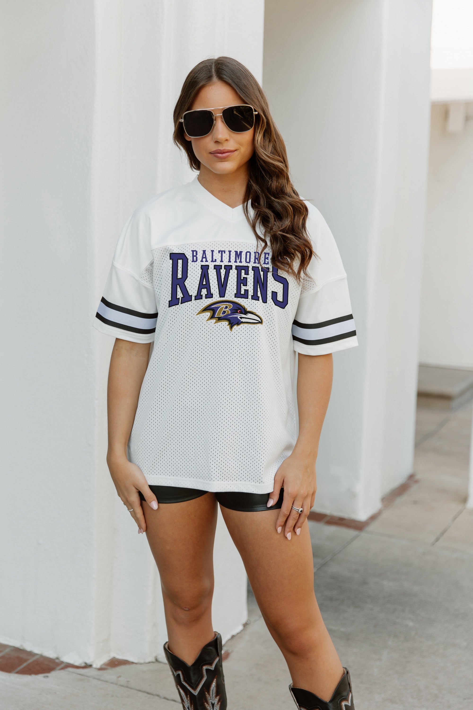 GC x NFL Baltimore Ravens Top Recruit Sporty V-Neck Oversized Side Slit Short Sleeve Top S / White