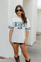 LOS ANGELES RAMS TOP RECRUIT SPORTY V-NECK OVERSIZED SIDE SLIT SHORT SLEEVE TOP