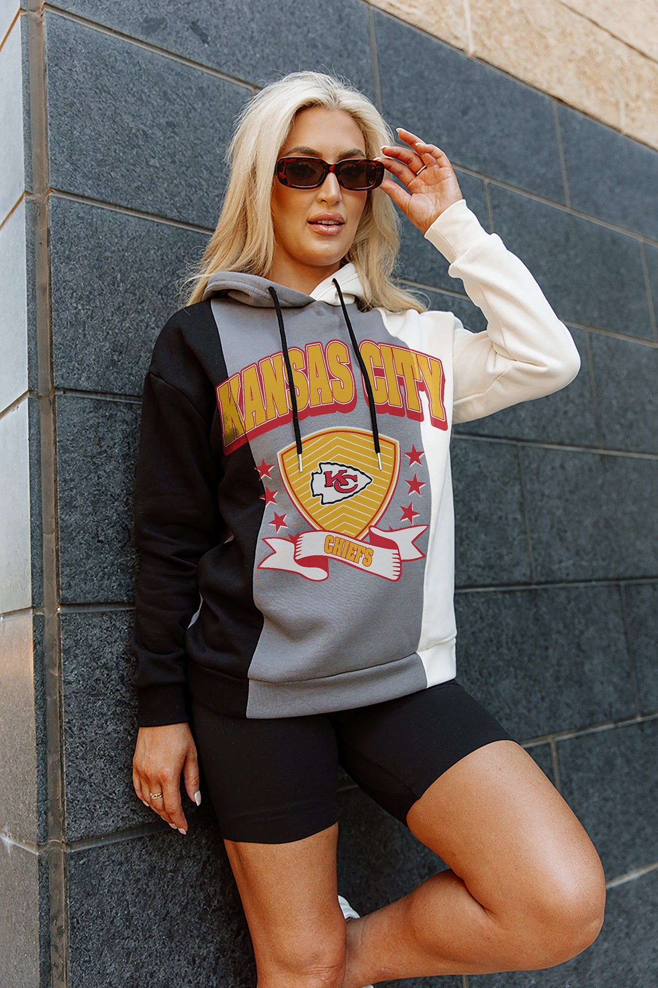 KANSAS CITY CHIEFS TAKE THE FIELD TRI-COLOR BLOCK HOODED FLEECE PULLOVER