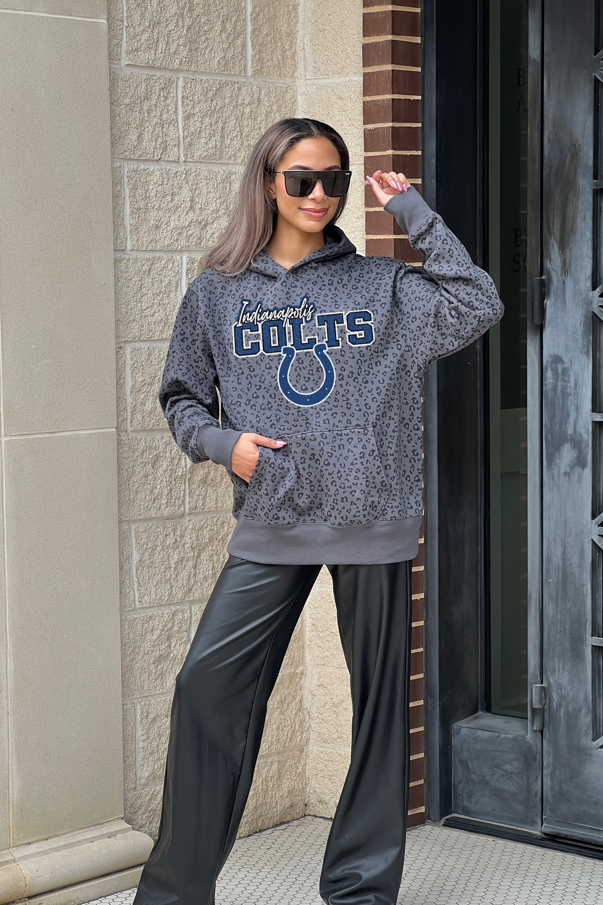 INDIANAPOLIS COLTS IN THE SPOTLIGHT ADULT CLASSIC HOODED PULLOVER