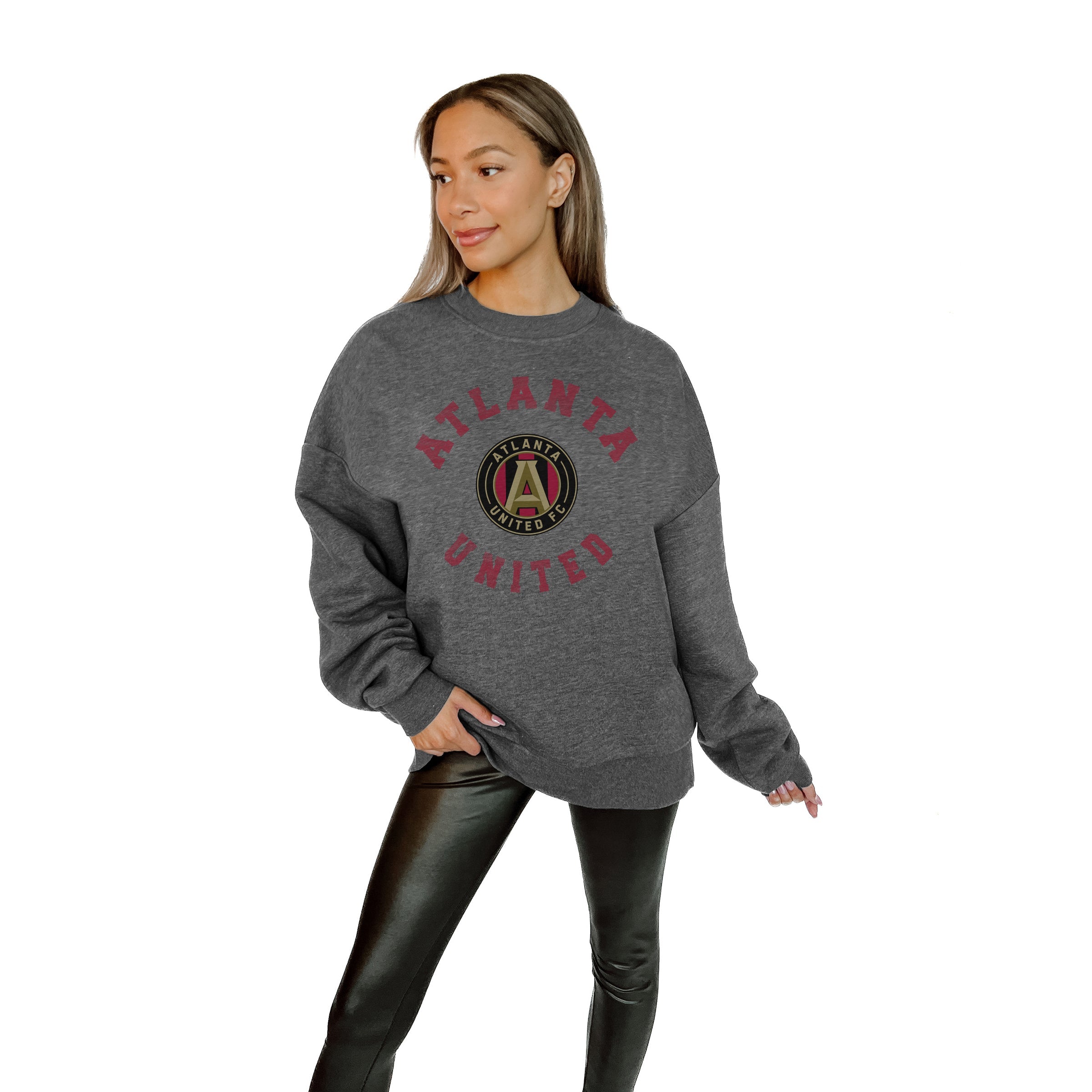 ATLANTA UNITED FC KICK BACK PREMIUM FLEECE DROP SHOULDER CREWNECK PULLOVER