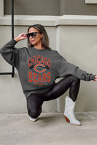 CHICAGO BEARS LONG WEEKEND PREMIUM FLEECE DROP SHOULDER CREWNECK PULLOVER