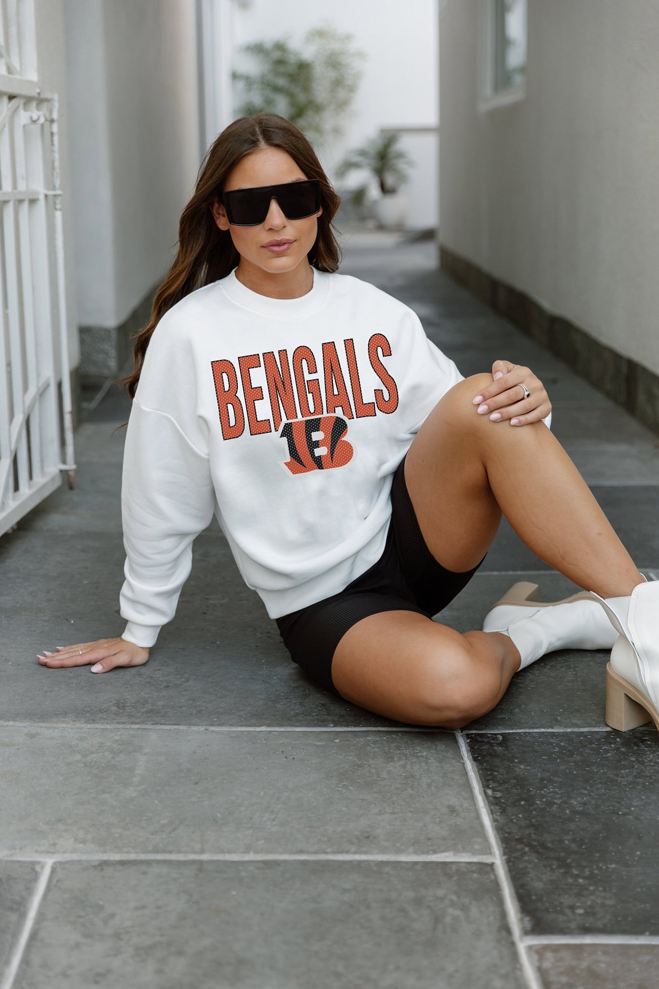 CINCINNATI BENGALS TOP RECRUIT SPORTY V-NECK OVERSIZED SIDE SLIT SHORT –  GAMEDAY COUTURE