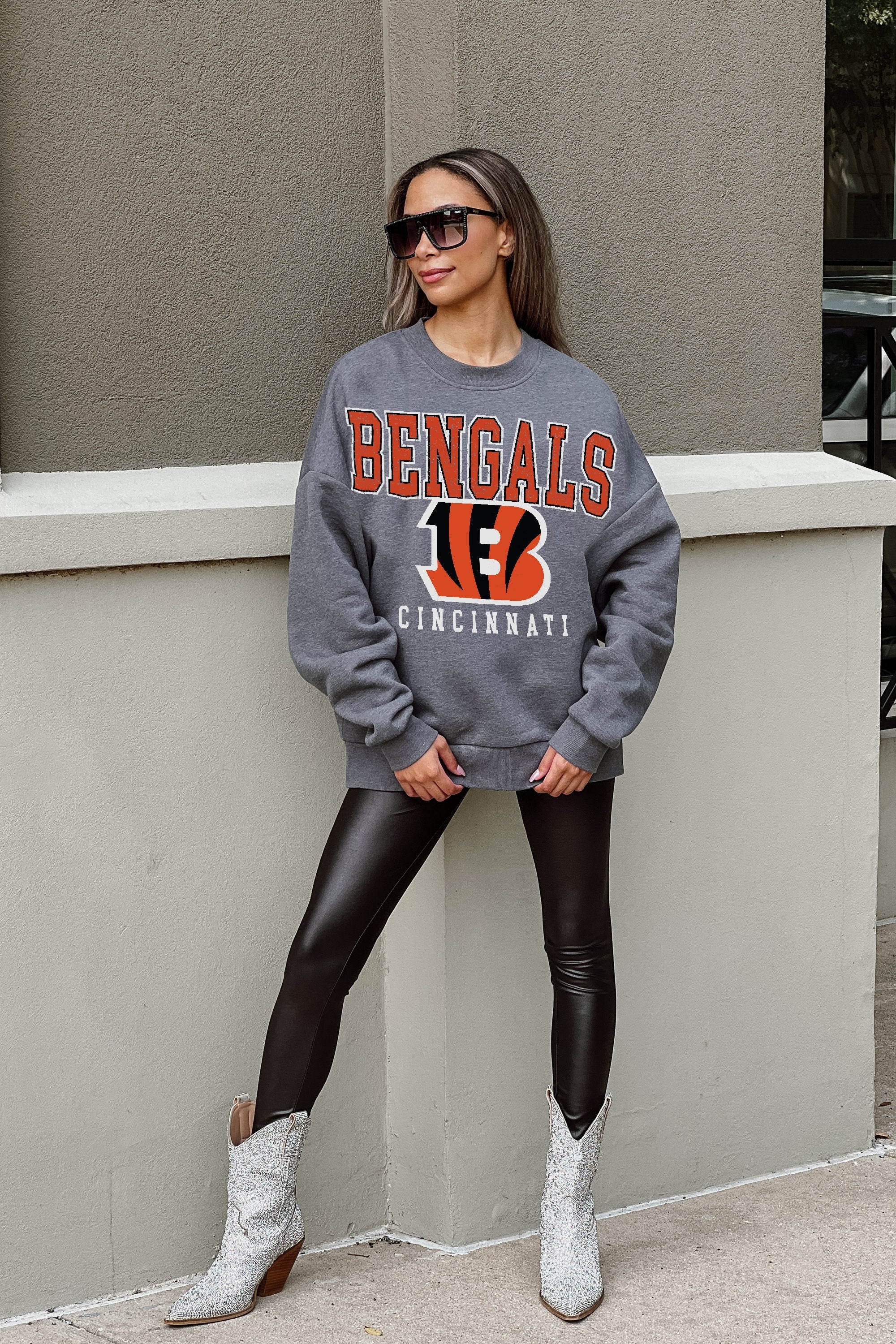 Cincinnati Bengals Sweatshirt, Vintage Football Short Sleeve Crewneck