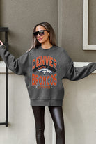 DENVER BRONCOS LONG WEEKEND PREMIUM FLEECE DROP SHOULDER CREWNECK PULLOVER