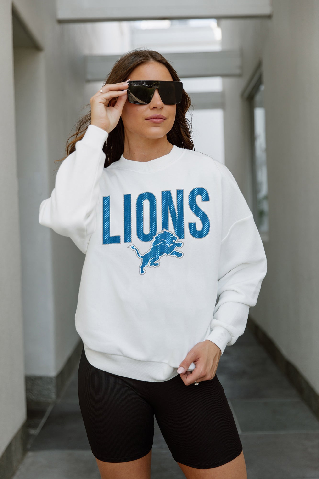 DETROIT LIONS COUTURE CREW FRENCH TERRY VINTAGE WASH STUDDED SHOULDER  DETAIL LONG SLEEVE PULLOVER