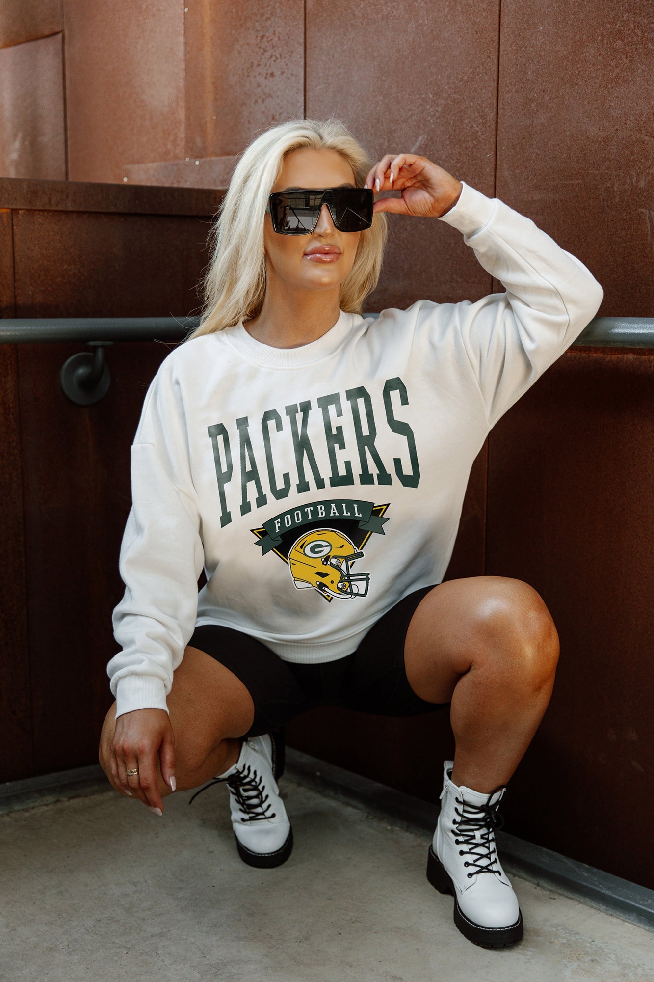 GREEN BAY PACKERS YARD LINE LONG SLEEVE FLEECE CREWNECK SWEATSHIRT WITH RIBBED KNIT COLLAR WRIST AND WAISTBAND