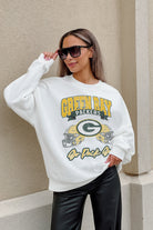 GREEN BAY PACKERS PASSING TIME PREMIUM FLEECE DROP SHOULDER CREWNECK PULLOVER