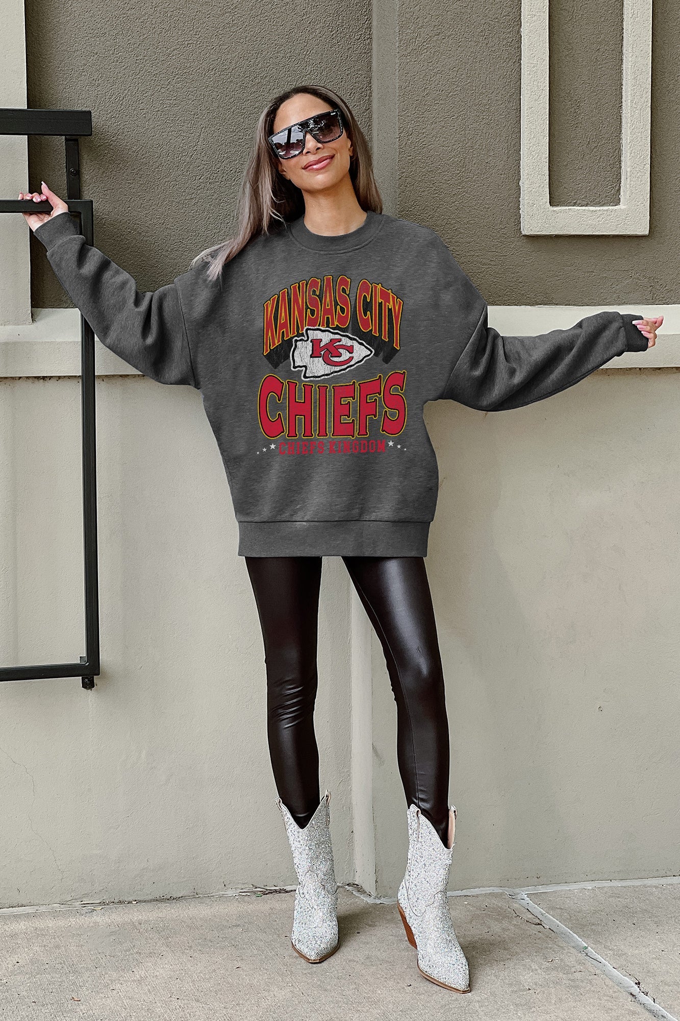 KANSAS CITY CHIEFS LONG WEEKEND PREMIUM FLEECE DROP SHOULDER CREWNECK PULLOVER