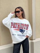 NEW ENGLAND PATRIOTS SUNDAY DRIVES PREMIUM FLEECE DROP SHOULDER CREWNECK PULLOVER