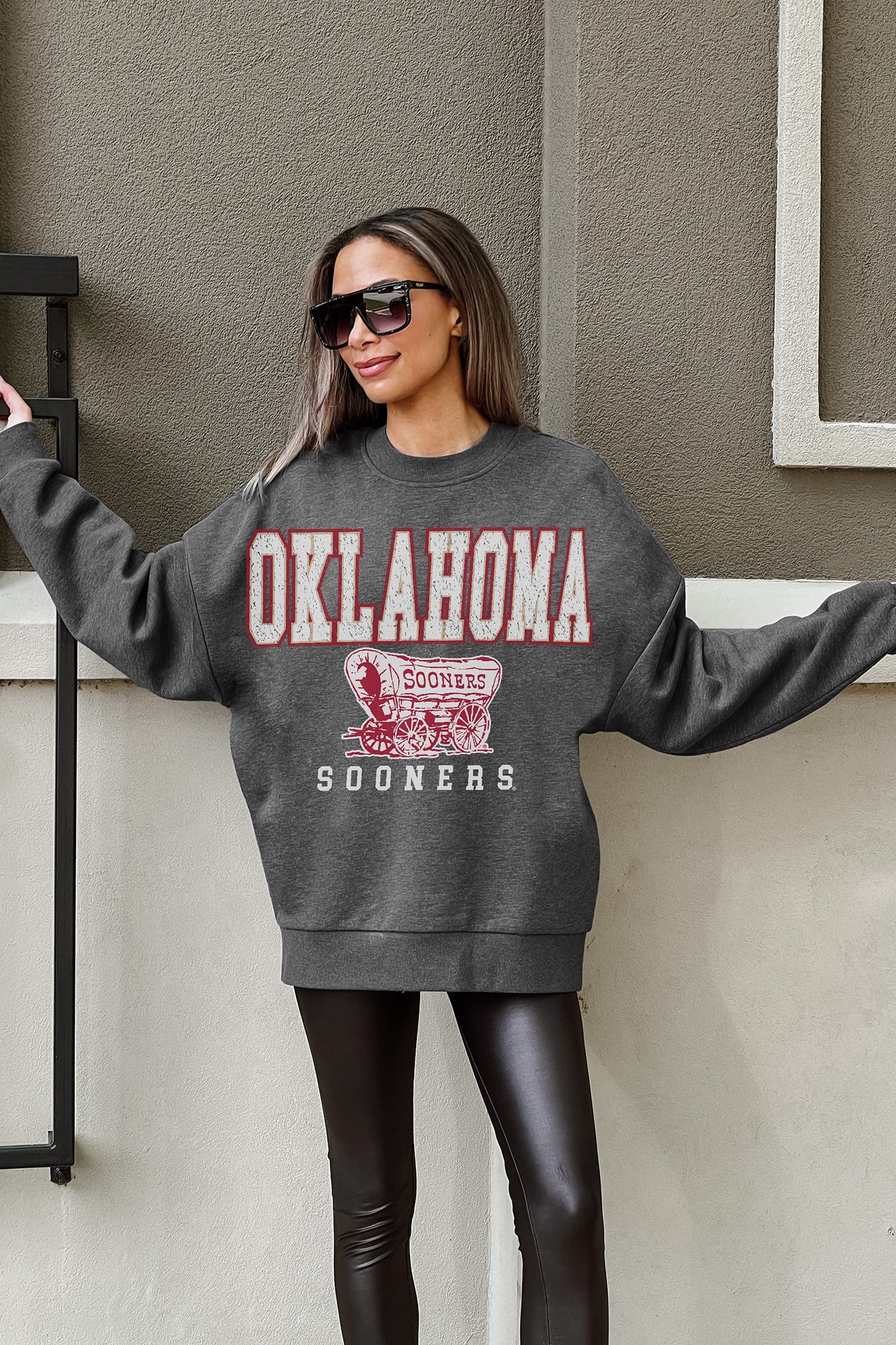 OKLAHOMA SOONERS EASY STREET PREMIUM FLEECE DROP SHOULDER CREWNECK PULLOVER