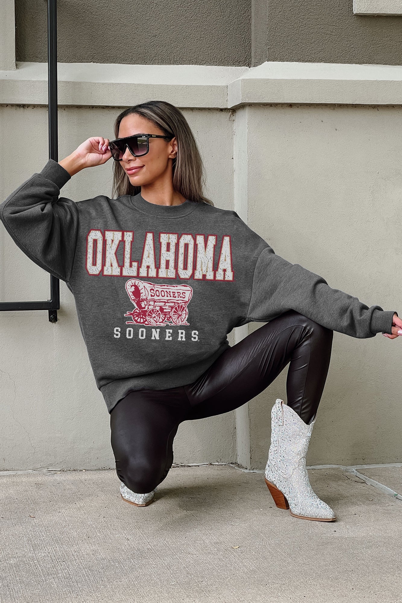 OKLAHOMA SOONERS EASY STREET PREMIUM FLEECE DROP SHOULDER CREWNECK PULLOVER