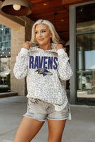 BALTIMORE RAVENS SIDELINE HOODED LEOPARD FLEECE PULLOVER WITH FRONT POCKET AND SIDE-SLIT DETAIL