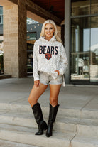 CHICAGO BEARS SIDELINE HOODED LEOPARD FLEECE PULLOVER WITH FRONT POCKET AND SIDE-SLIT DETAIL