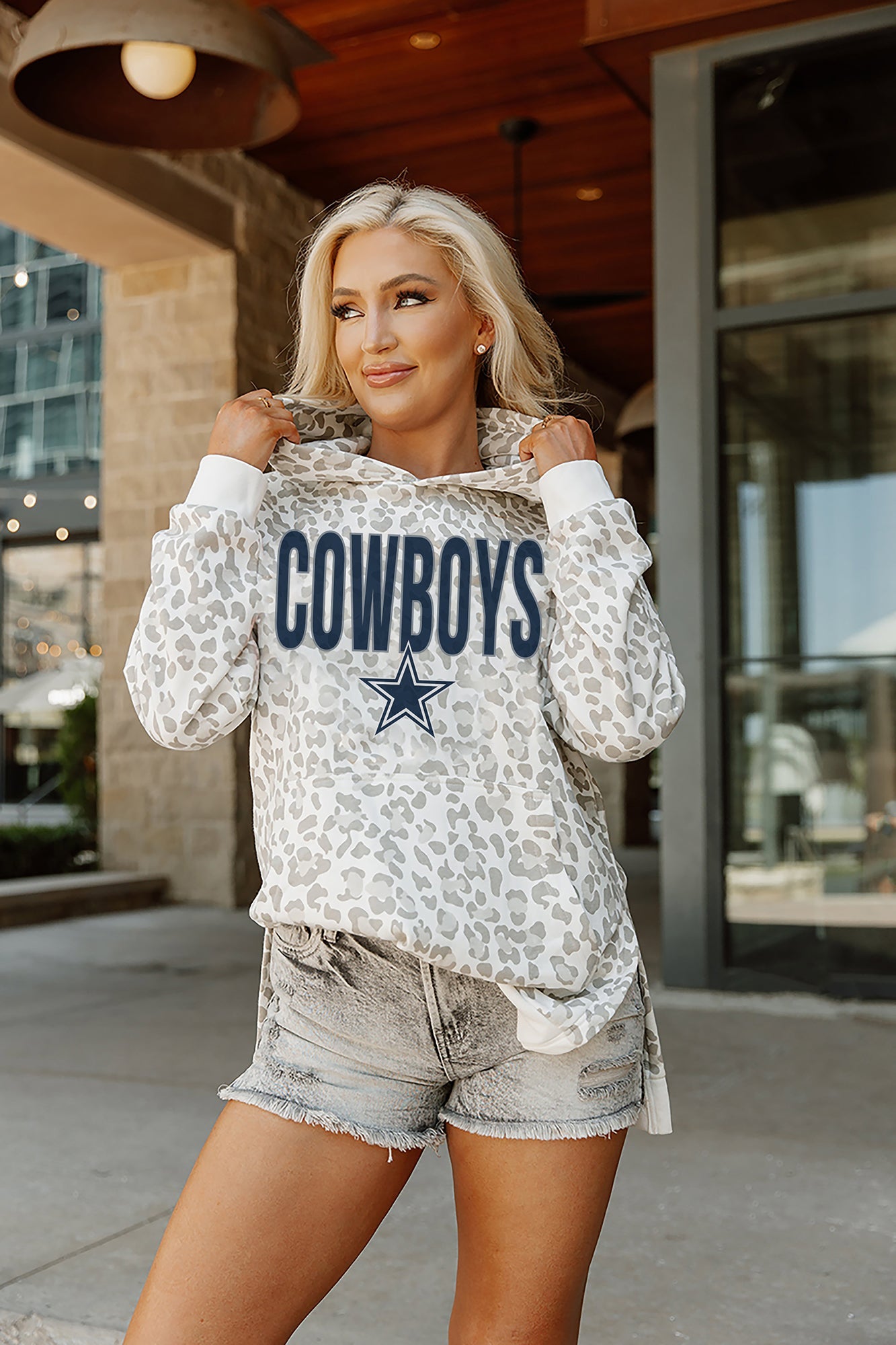 DALLAS COWBOYS SIDELINE HOODED LEOPARD FLEECE PULLOVER WITH FRONT