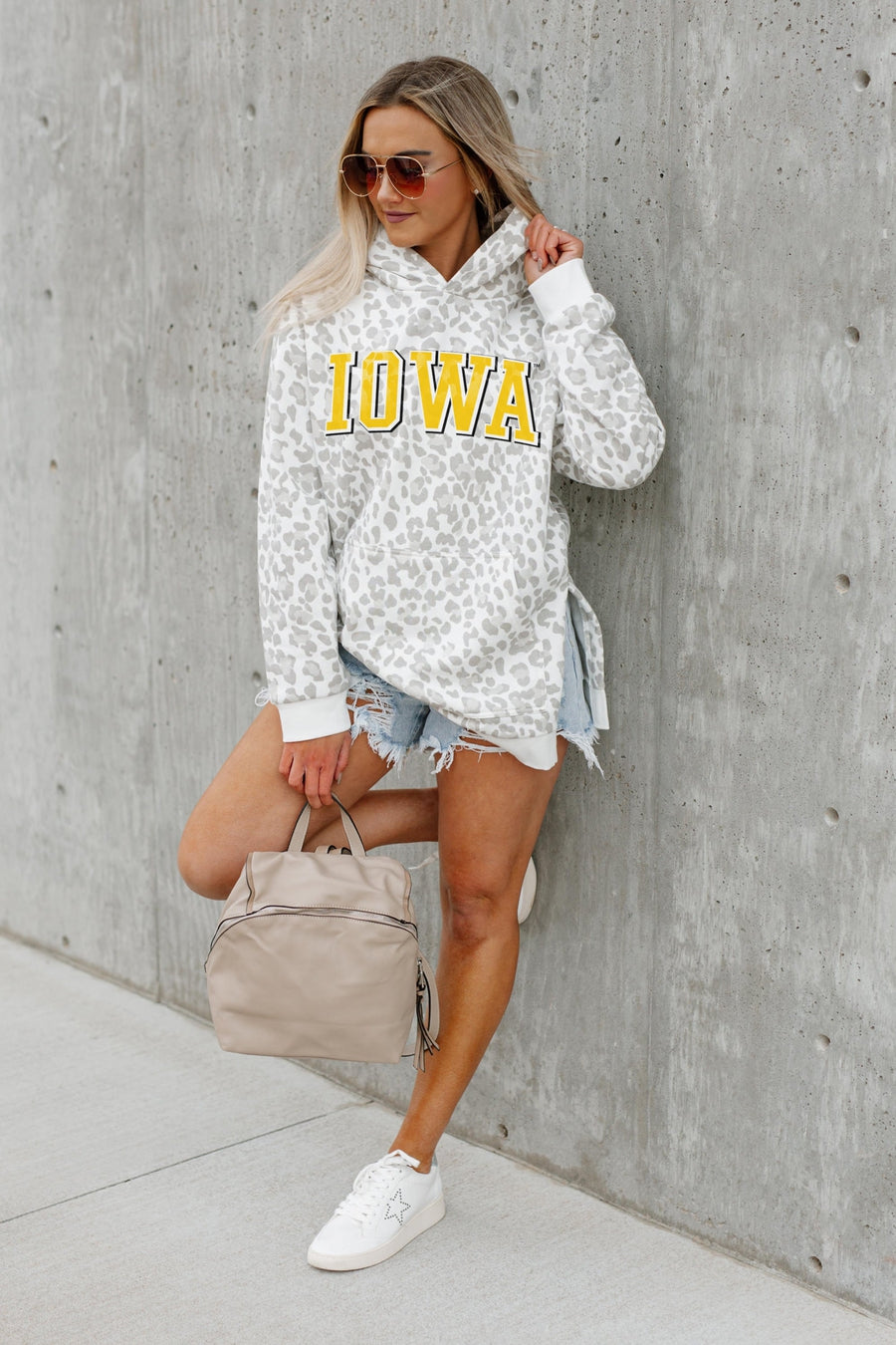 IOWA HAWKEYES OVERSIZED SIDE-SLIT HOODED PULLOVER