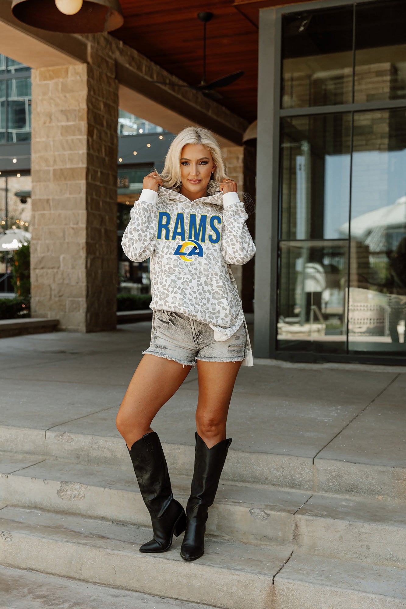 Women's Gameday Couture White Los Angeles Rams Chic Captain French Terry Short Sleeve Pullover Hoodie Size: Large