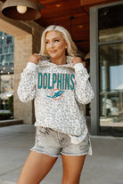 MIAMI DOLPHINS SIDELINE HOODED LEOPARD FLEECE PULLOVER WITH FRONT POCKET AND SIDE-SLIT DETAIL